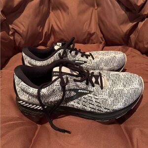 Brooks Adrenaline 21 - 11M